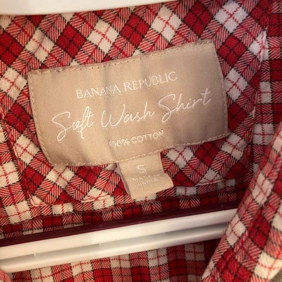 2 super soft Banana Republic Soft Wash Shirts - Picture 3 of 13